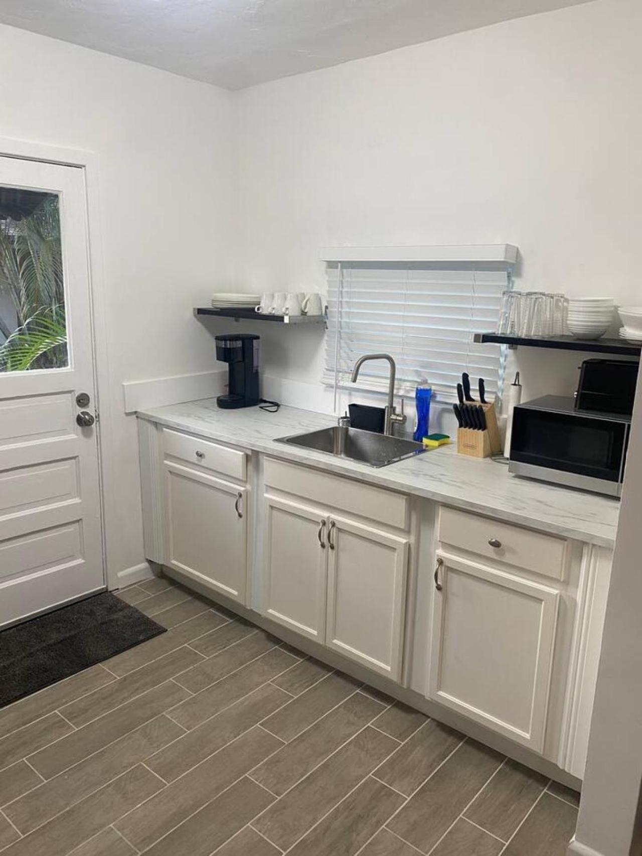 City First Story Apartments & Cottage Форт Лодърдейл Екстериор снимка