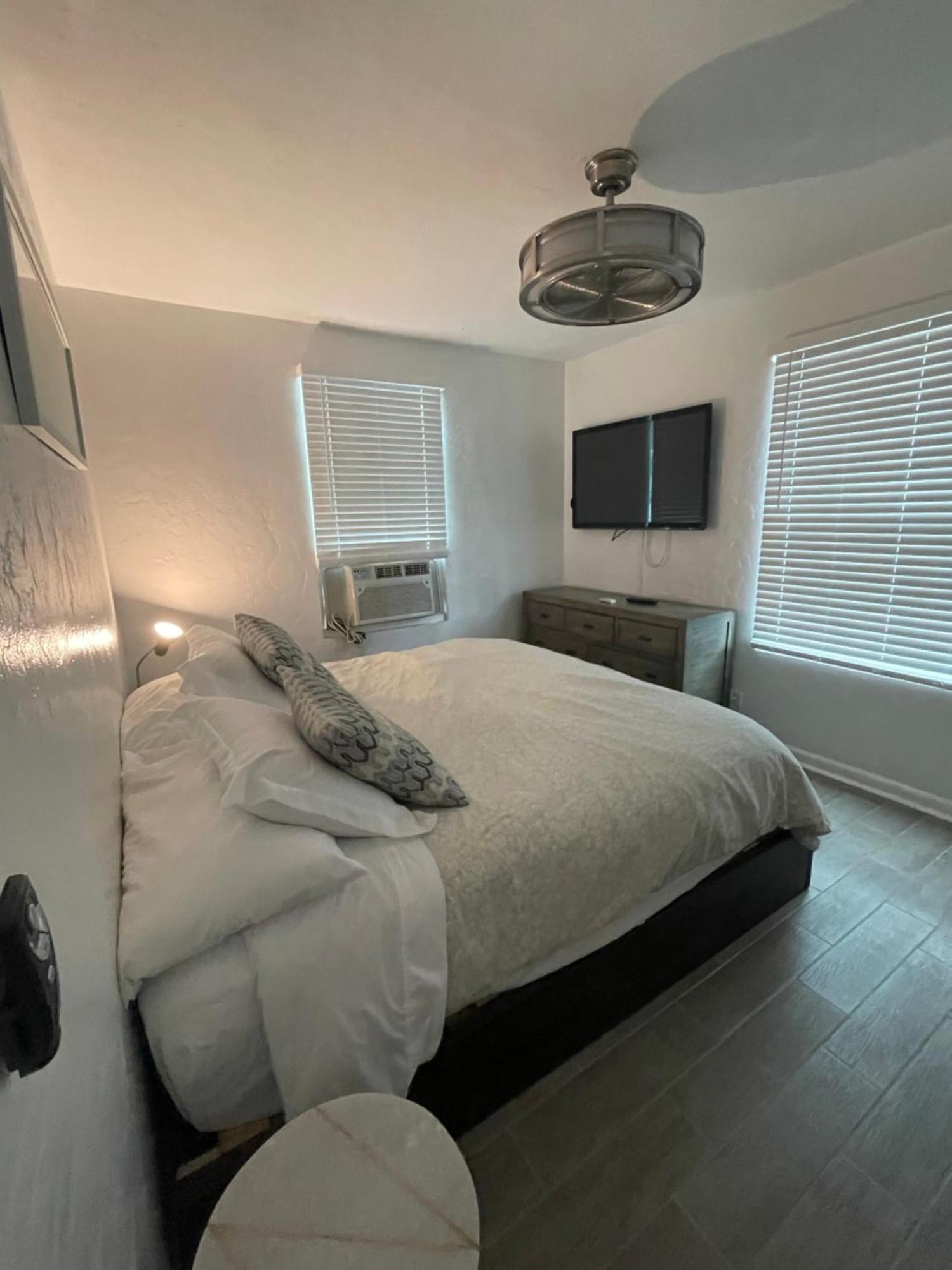 City First Story Apartments & Cottage Форт Лодърдейл Екстериор снимка