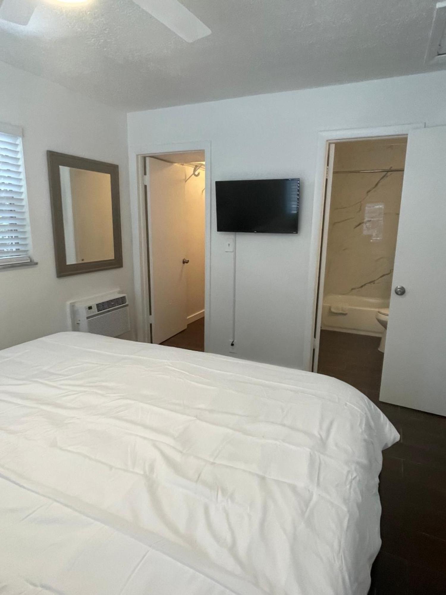 City First Story Apartments & Cottage Форт Лодърдейл Екстериор снимка