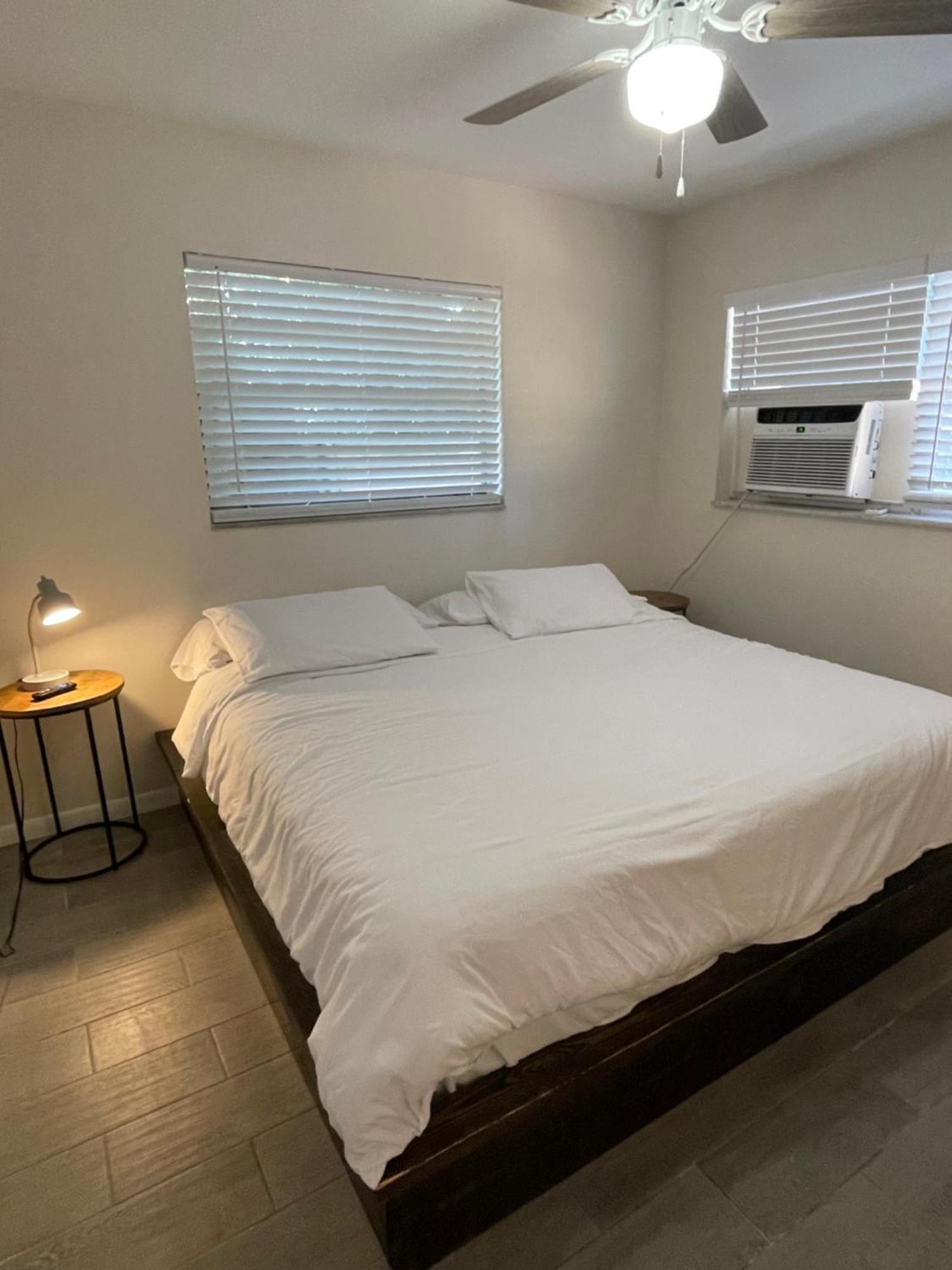 City First Story Apartments & Cottage Форт Лодърдейл Екстериор снимка